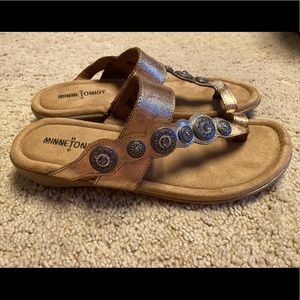 Rose Gold Sasha Sandals Minnetonka